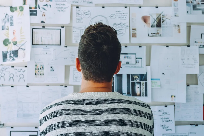 Recherche vocale et NLP : comprendre l’intention, pas les mots